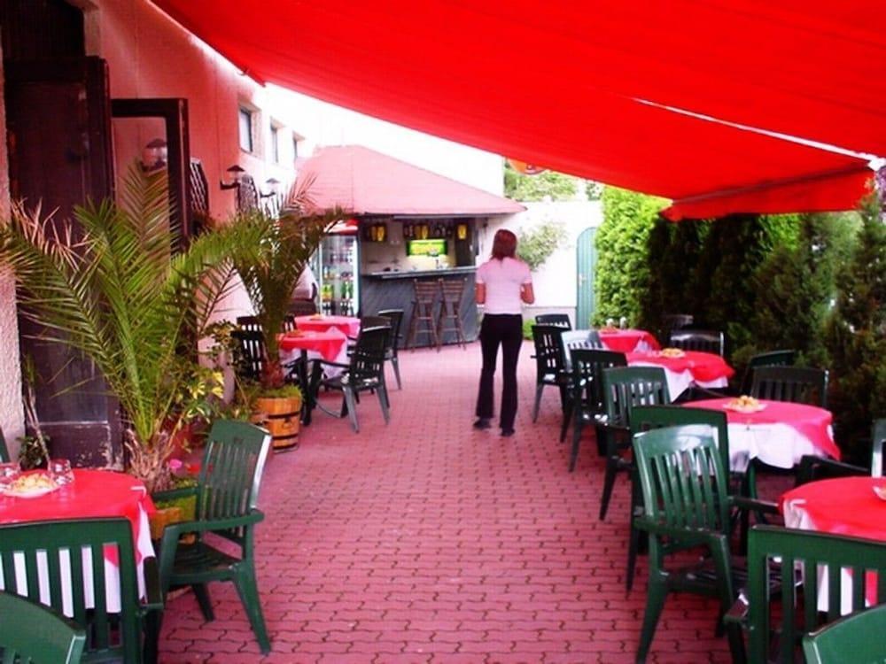 Hotel Rila Budapest Restoran gambar